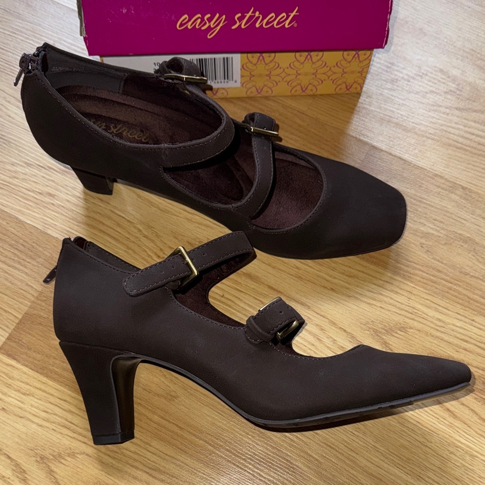 Easy Street NEW size 10 Willis Women's Dark Brown Heels